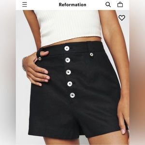 Brand new Reformation Grayson Linen Short in Black. Size 4.